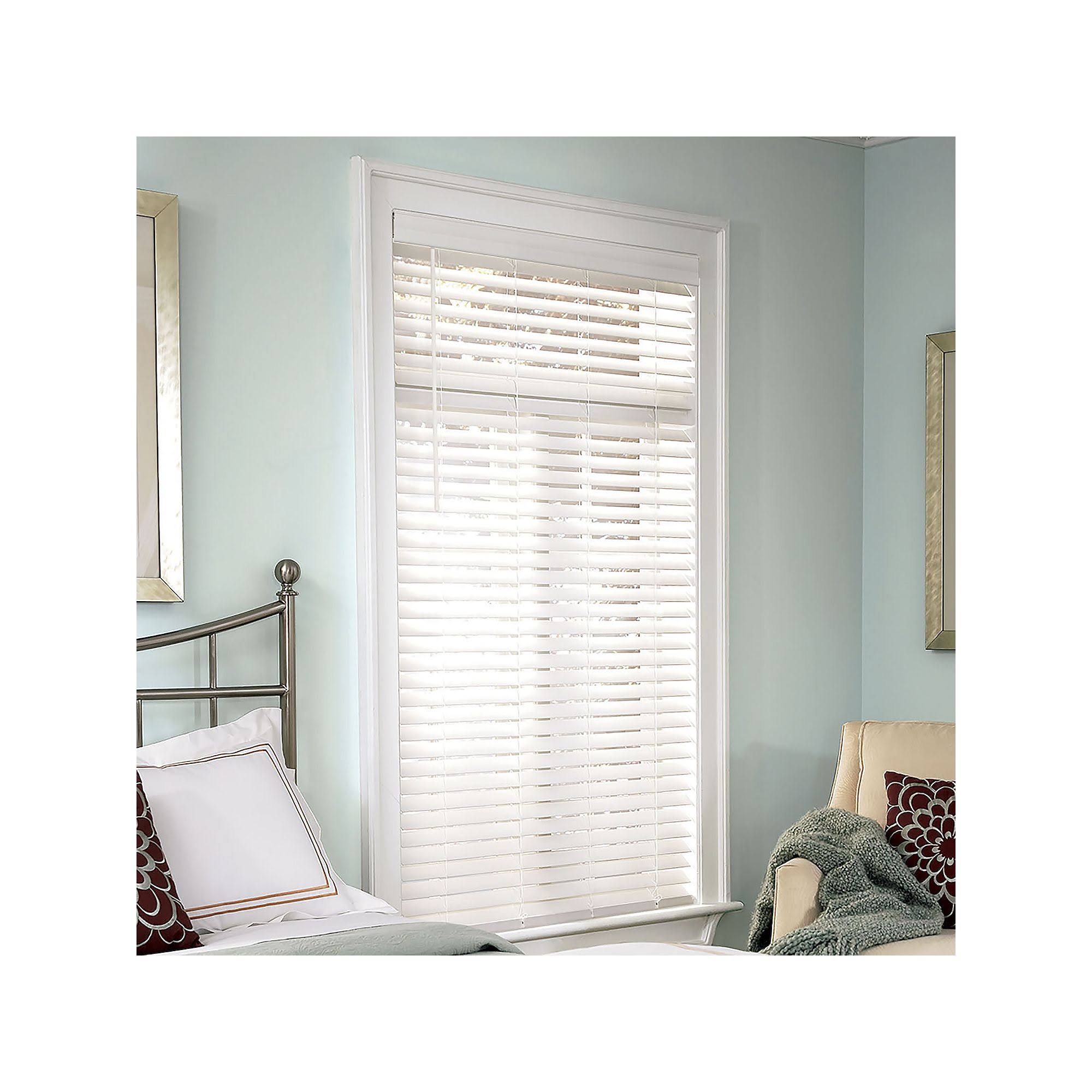 White Cordless Faux Wood Blind I869687