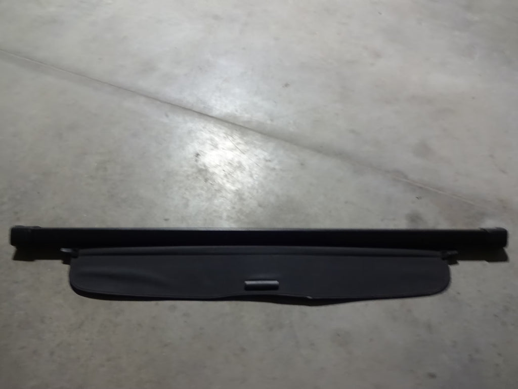 Black Retractable Cargo Cover O14701