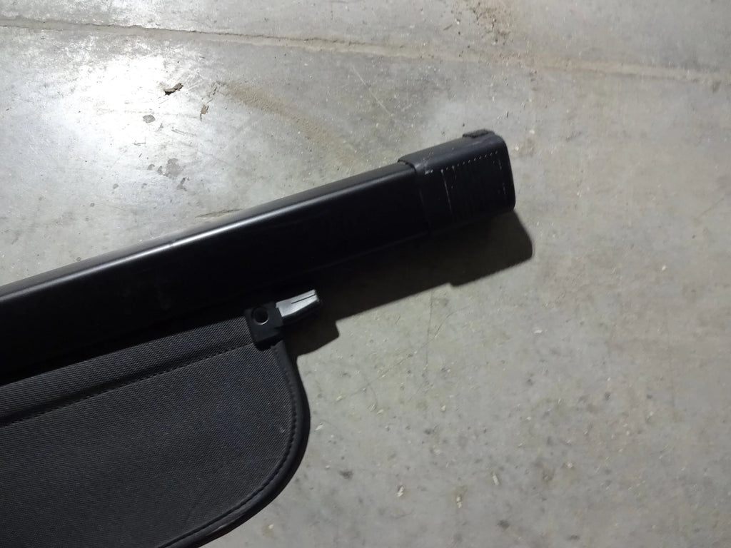 Black Retractable Cargo Cover O14701