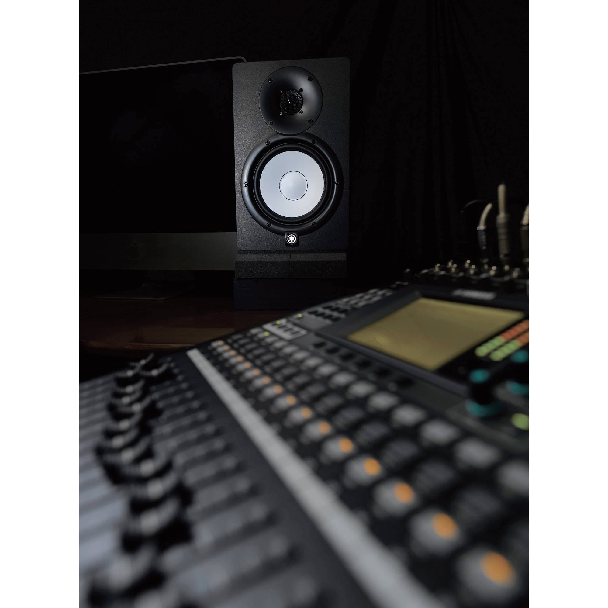 2-Way Active Studio Monitor - Black U5480