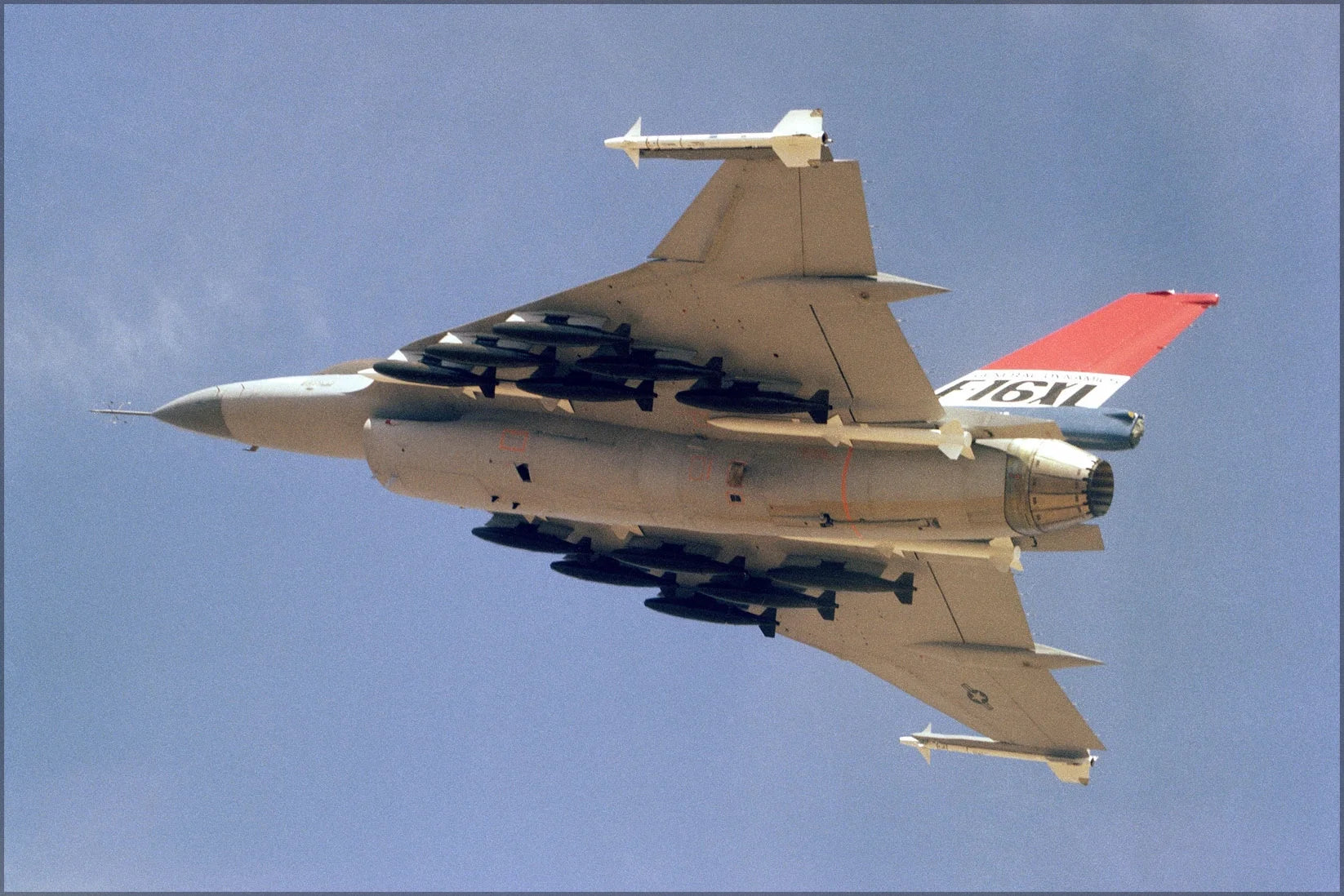 F-16XL Fighting Falcon Gallery Poster L603