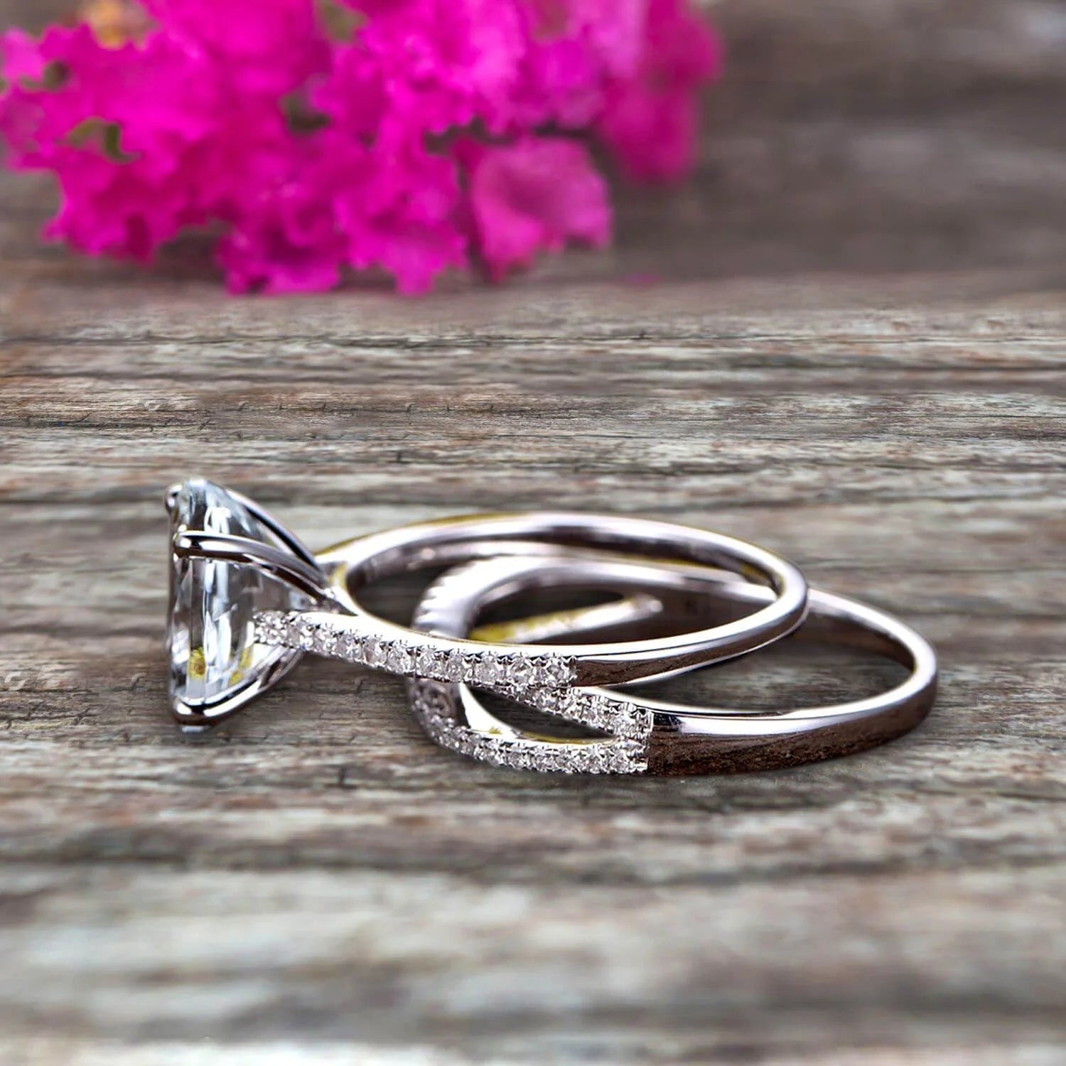 10k White Gold Oval Aquamarine Engagement Ring E62653