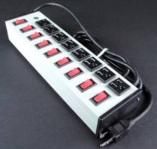 13in Putty White Cord Cover with 8 Outlets Q273021