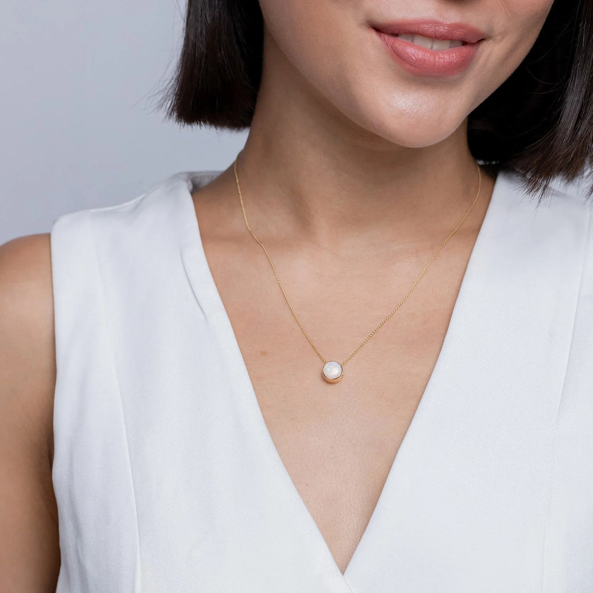 14K Yellow Gold Opal Solitaire Pendant Necklace S2752