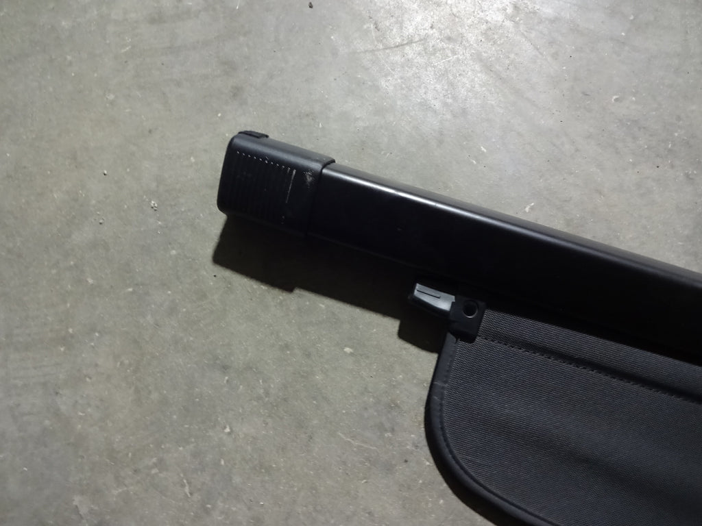 Black Retractable Cargo Cover O14701